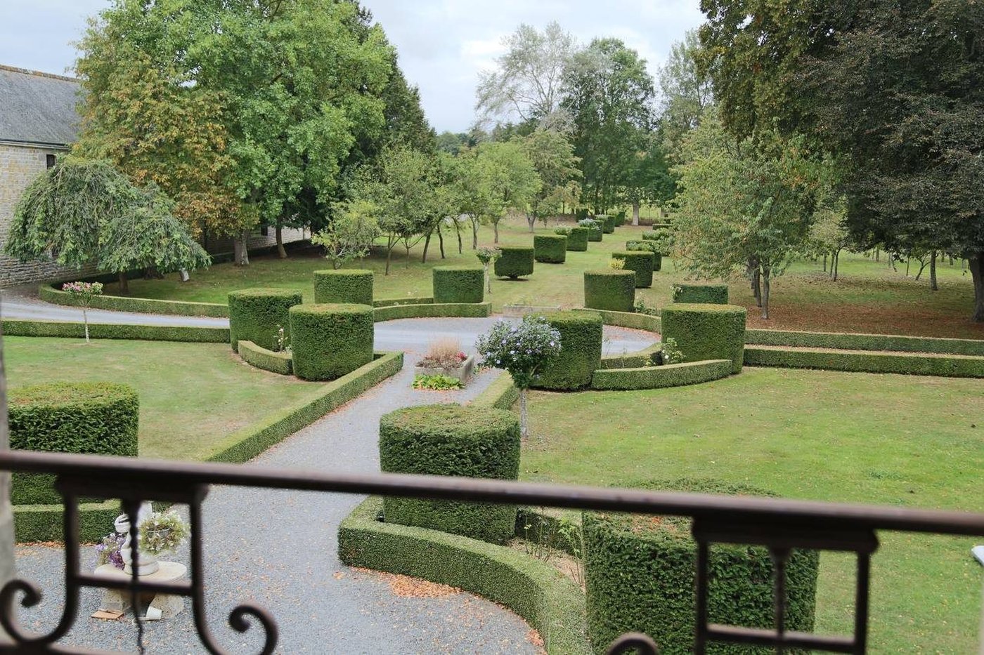 Le jardin à la française depuis le balcon
