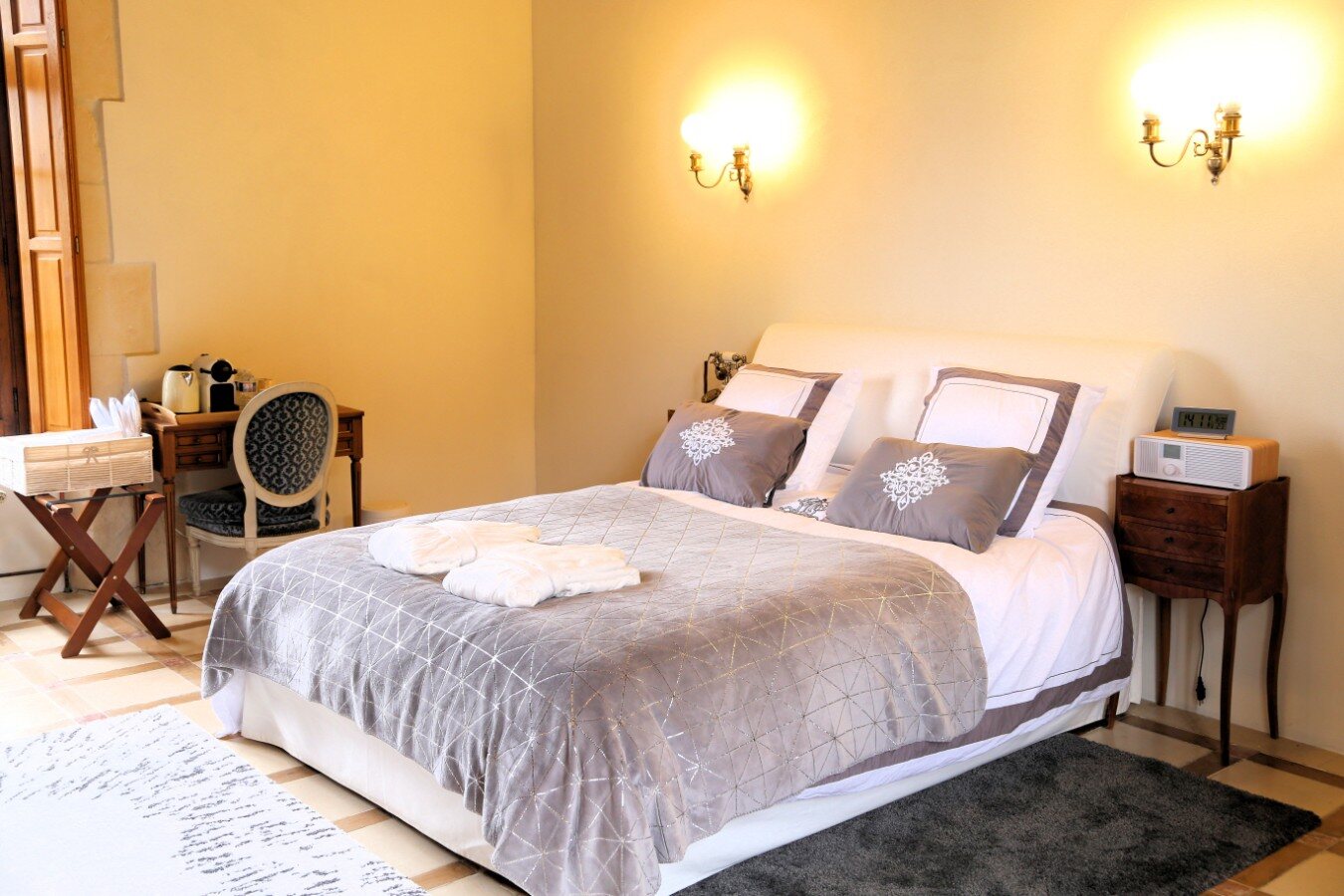 Chambre claire aux tons doux