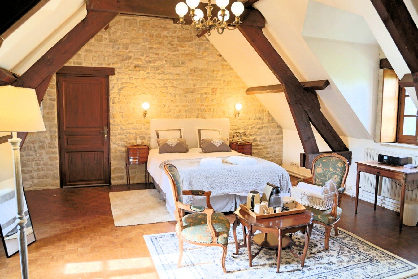 Suite sous les combles du château