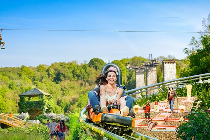 La luge sur rail, au pied du viaduc de la Souleuvre